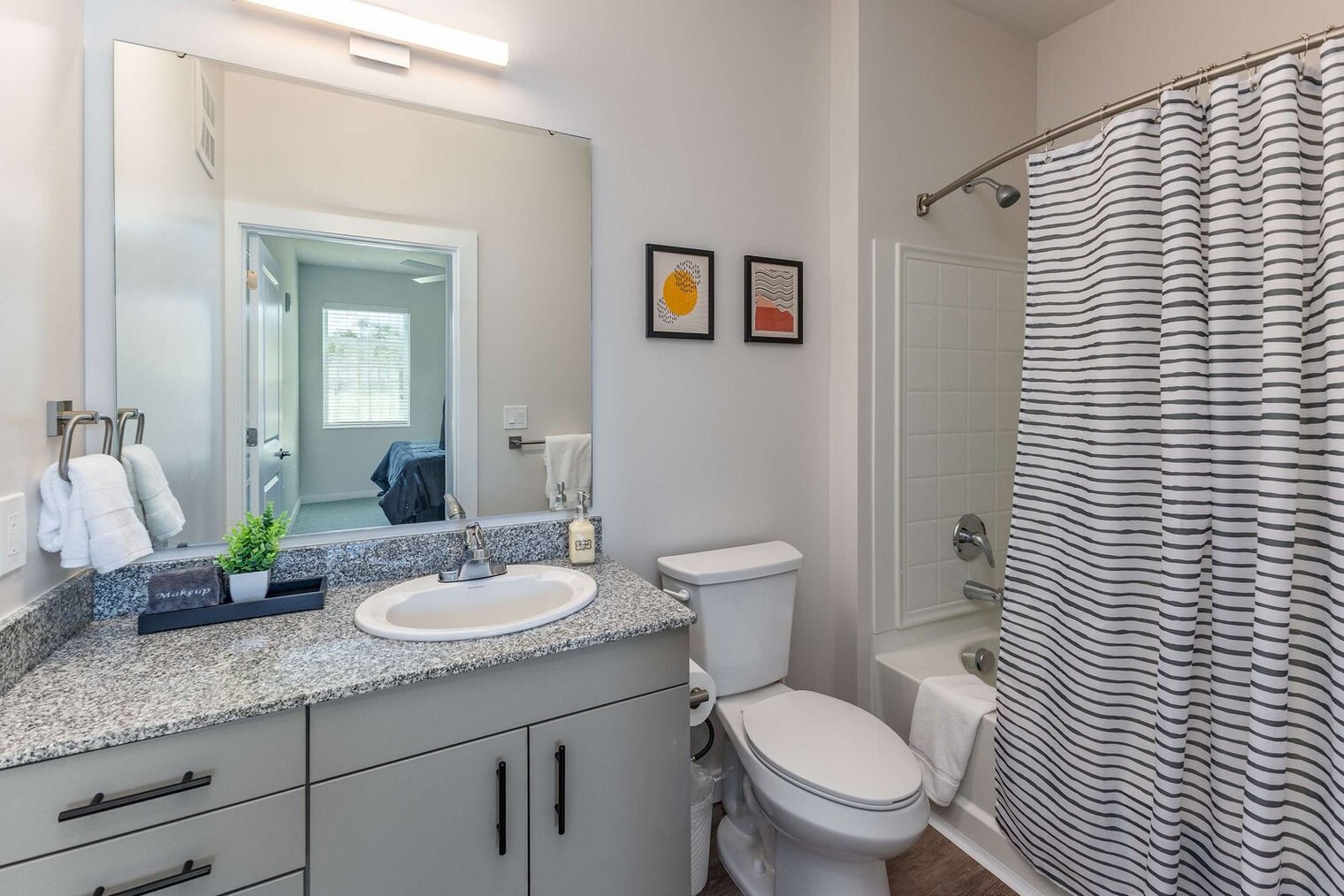 Building Photo - 2746 Central Pkwy