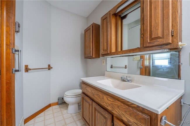 Building Photo - 8686 Maple Ln