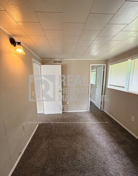 Building Photo - 620 Cedarwood Dr