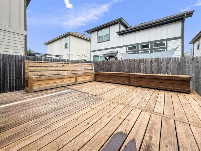 Building Photo - 905 Firebranch Trail
