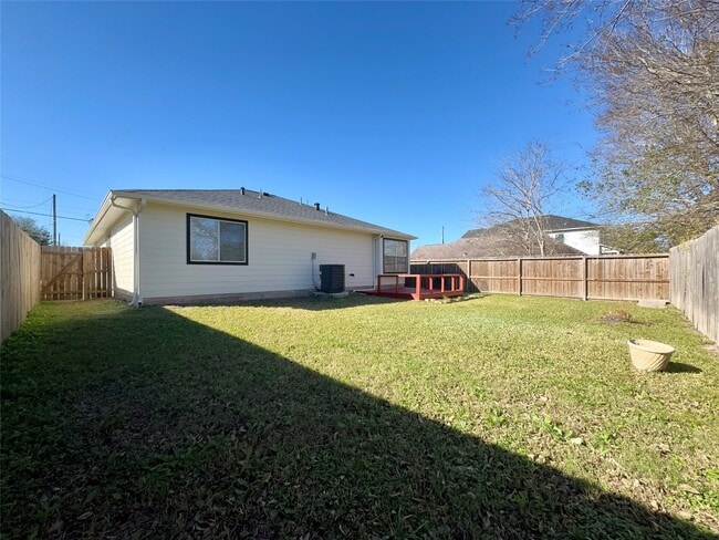 Building Photo - 8225 Gladstone St