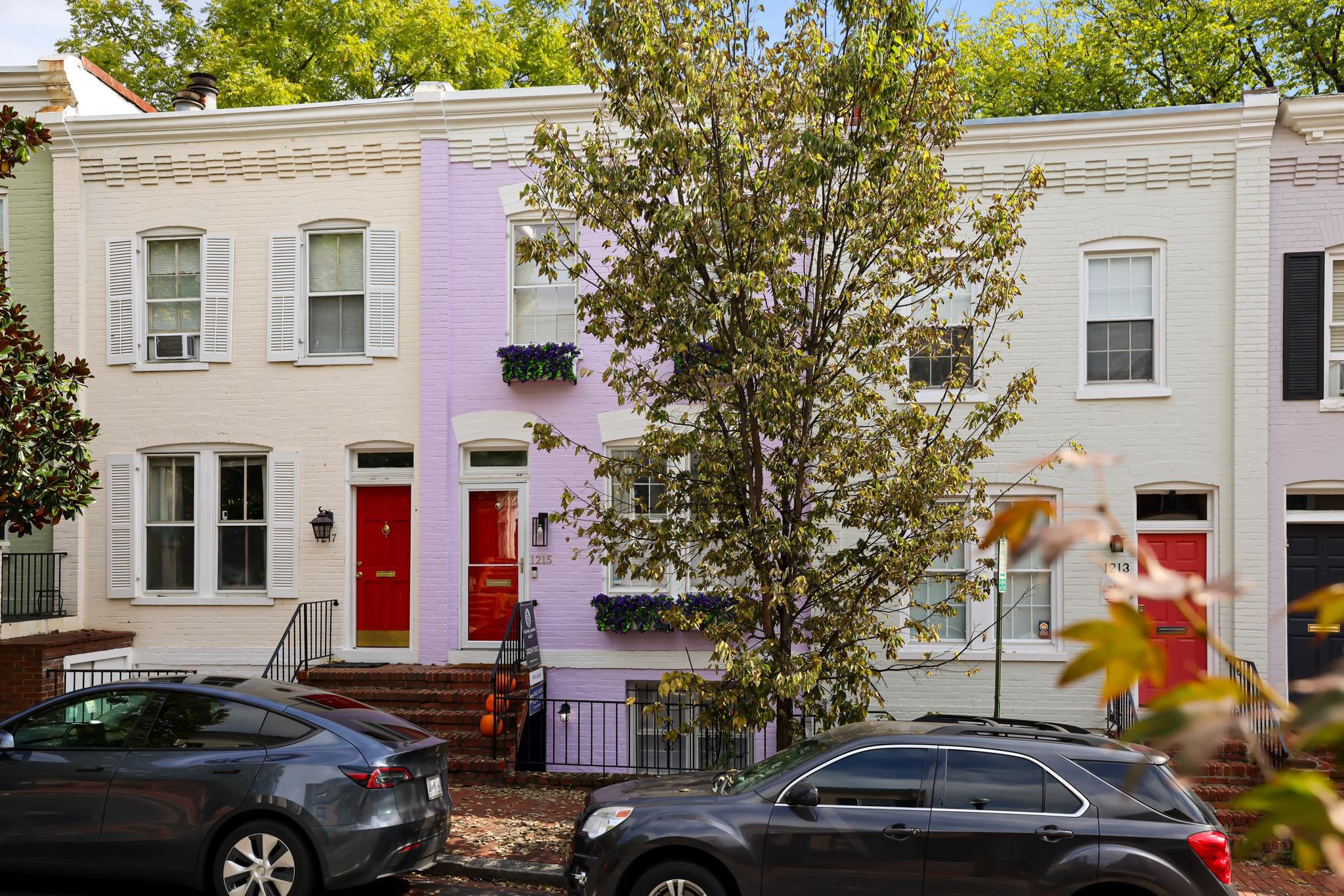 Building Photo - 1225 33rd St NW