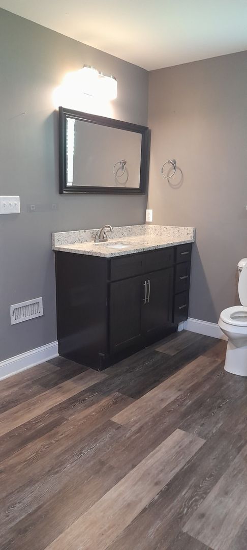 Building Photo - COMING SOON - 2 Bedroom 2 Bath home with f...