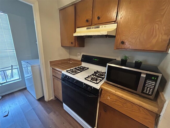 Building Photo - 10440 Doc Holliday Trail