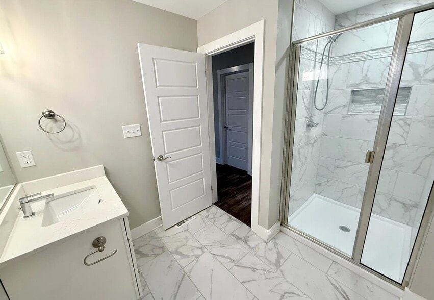 Master Bath - 34 Zentry Pl