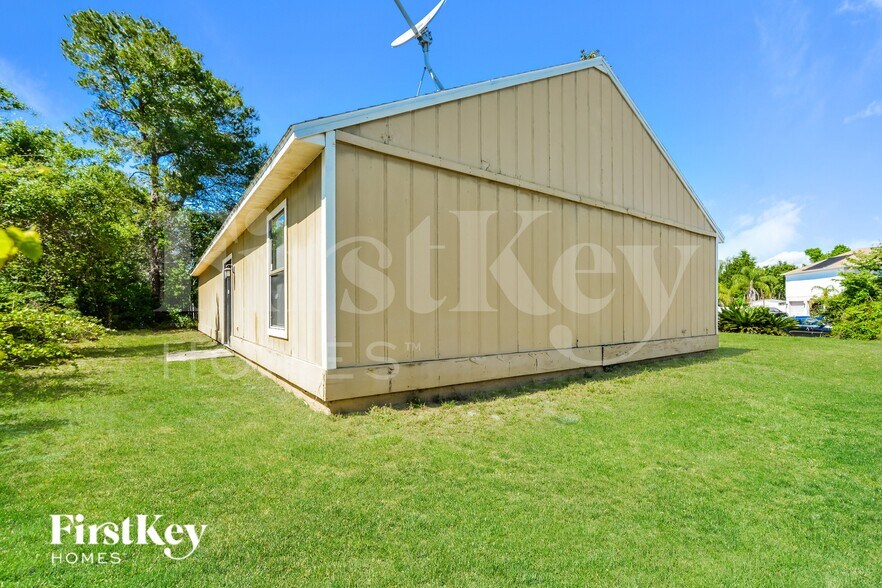 Building Photo - 2175 Carriage Pointe Loop