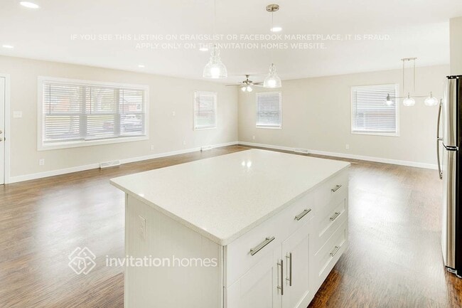 Building Photo - 4240 Winedale Ln