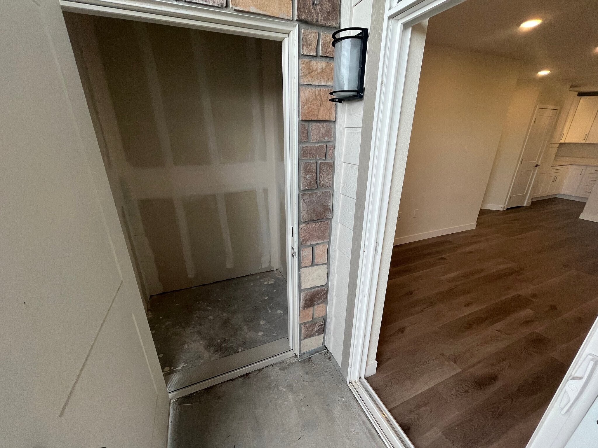 Building Photo - 18645 Stroh Rd