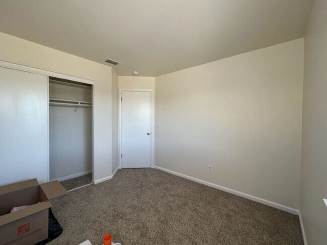Building Photo - 4200 Buckskin Dr