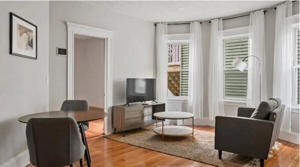 Building Photo - 19 Sudan St