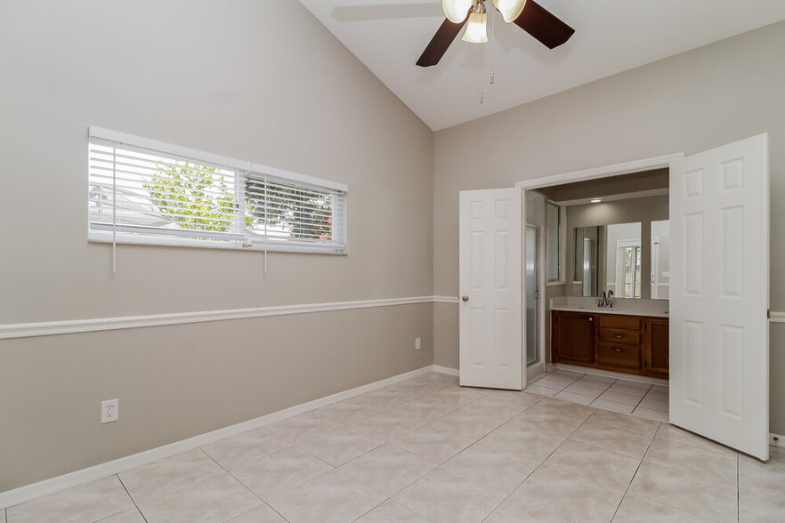 Building Photo - 623 Weybridge Ct