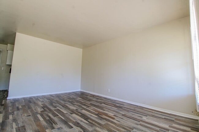 Building Photo - 5822 Branch Valley Dr