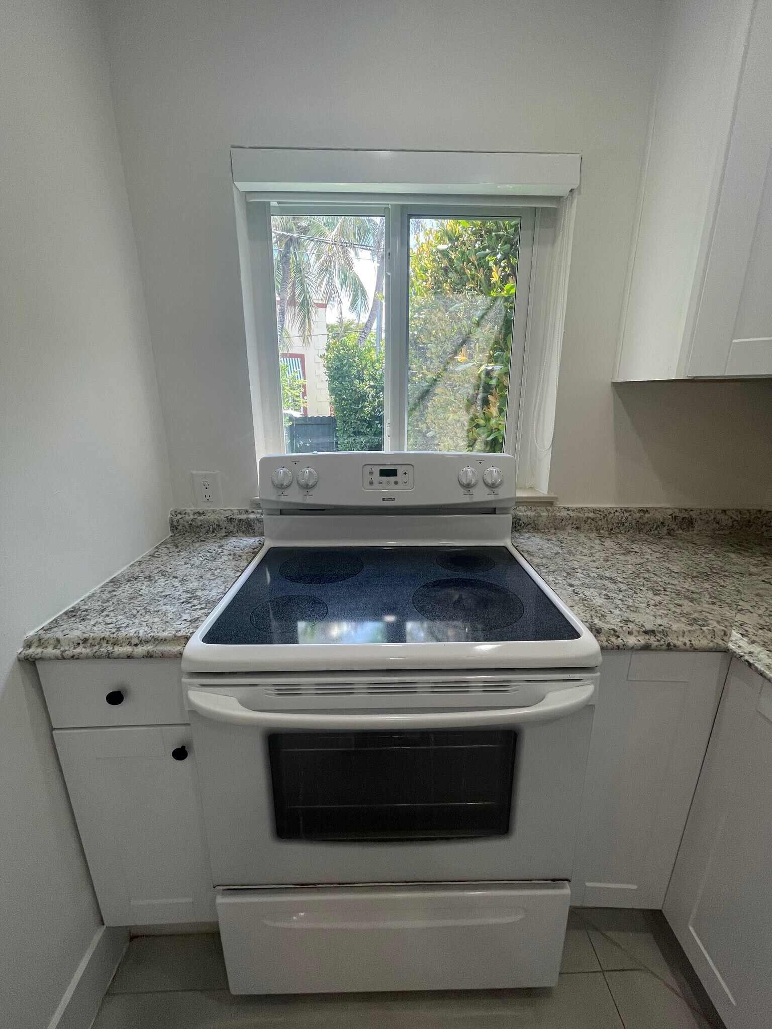 Building Photo - 2510 SW 27th St