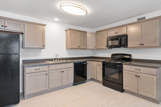 Building Photo - 24 Jersey Way