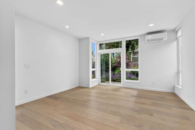Building Photo - Air Conditioned Hilltop Gem w/ 360° Rooftop Ocean, Mountain and Skyline Views