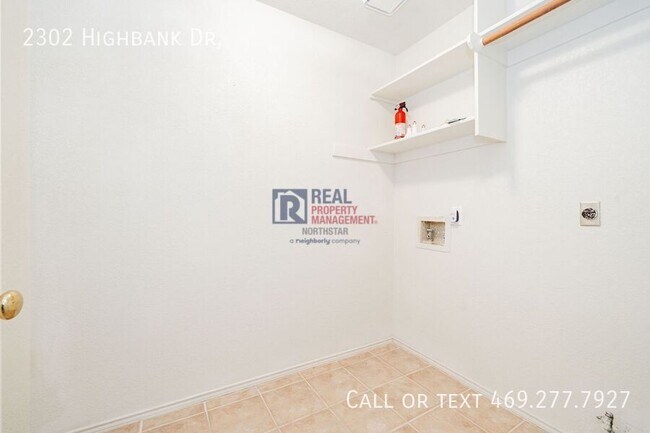 Building Photo - 2302 Highbank Dr