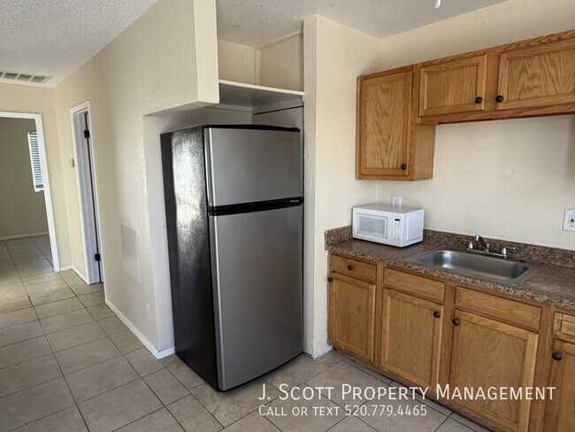 Building Photo - 1757 E Harvard St