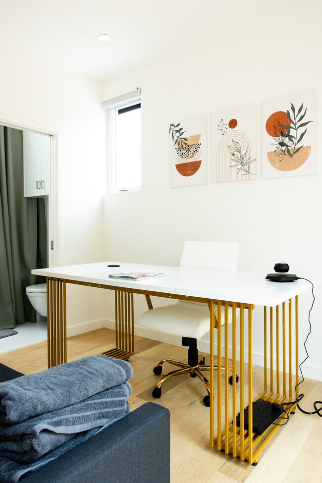 Building Photo - 507 S Park Dr