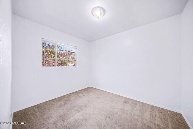 Building Photo - 2531 E 19th St