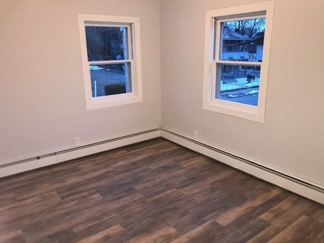 Building Photo - 14 May St