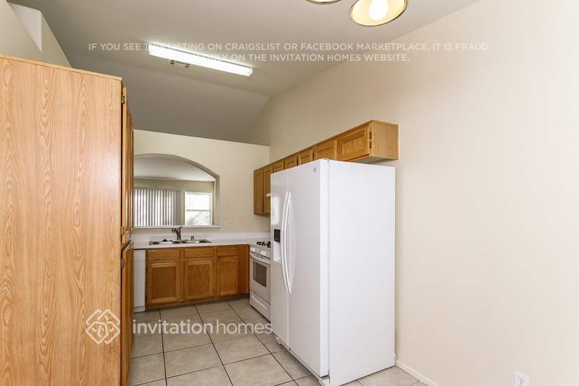 Building Photo - 923 Shadowfax Rd