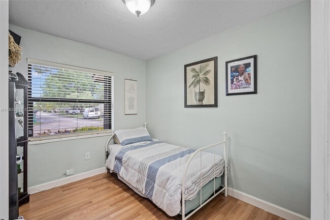 Building Photo - 11914 SW 125th Pl