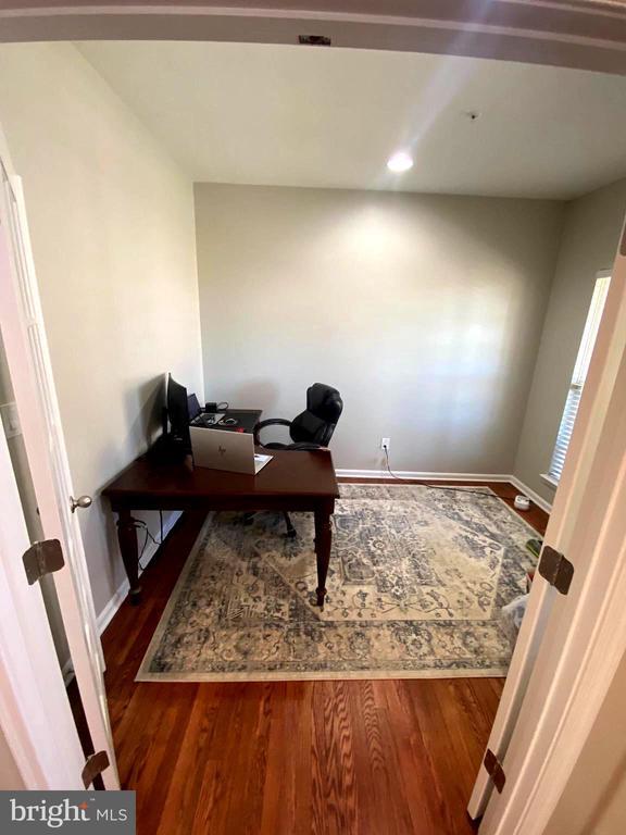 Building Photo - 2716 Lake Forest Dr