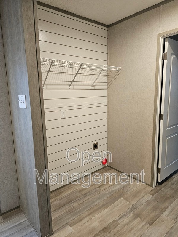 Building Photo - 16 English Village Park