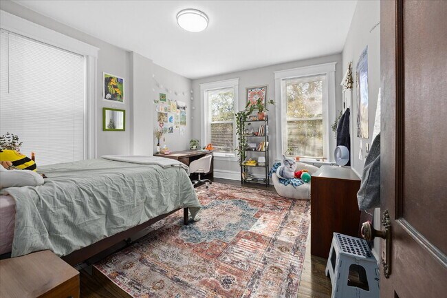 Building Photo - "Charming 3-Bed Duplex with Hardwood Floors & Cozy Fireplace - 6114 Waterman Blvd, St. Louis!" ST...