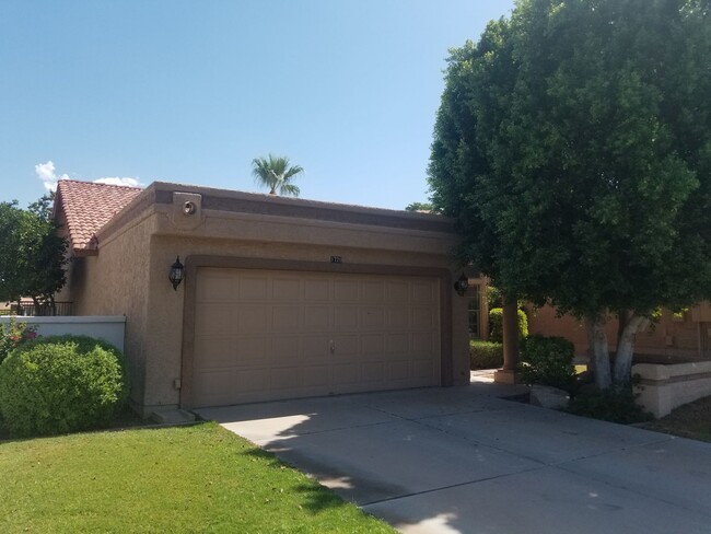 Building Photo - Charming South Chandler home with loft