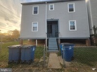Building Photo - 1401 Staples St NE