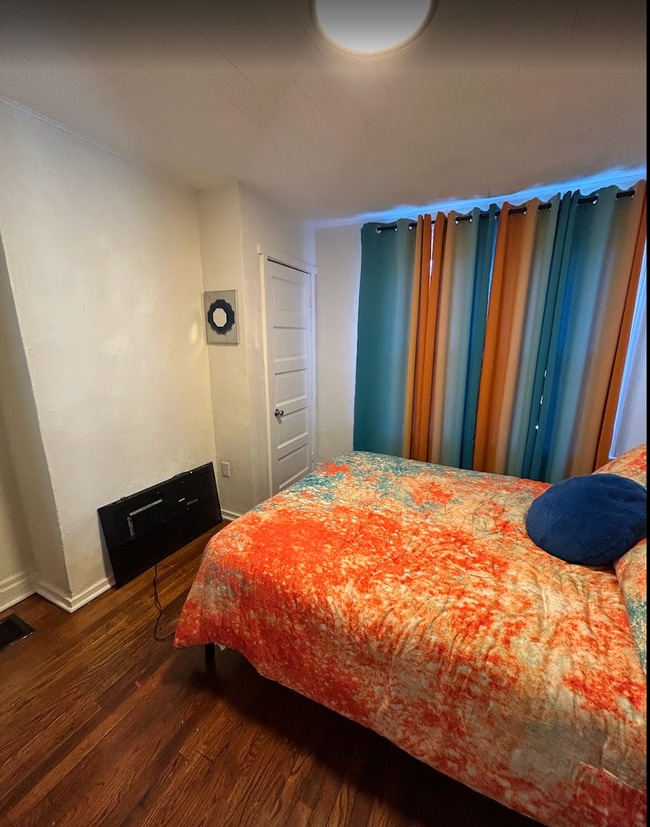 Building Photo - 2201 Beaver-Rooms