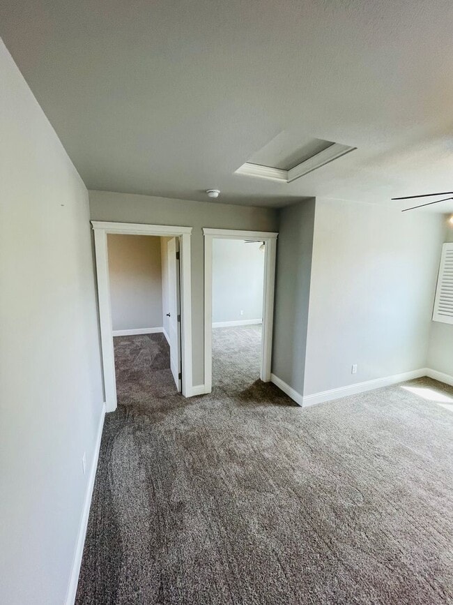 Building Photo - Entertainers delight, 3bdrm 2.5 bath home ...