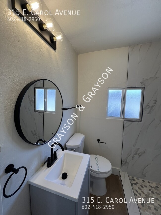 Building Photo - 315 E Carol Ave