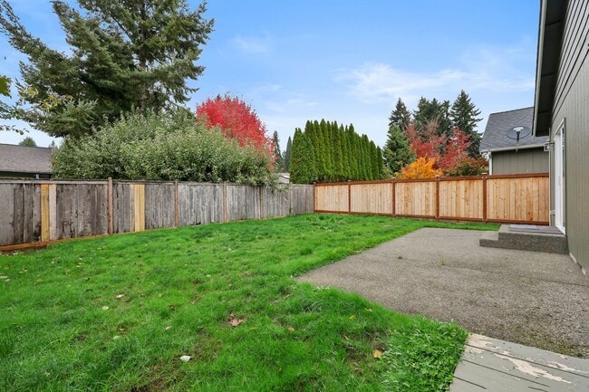 Building Photo - Move in ready! 3 bedroom rambler - Great l...