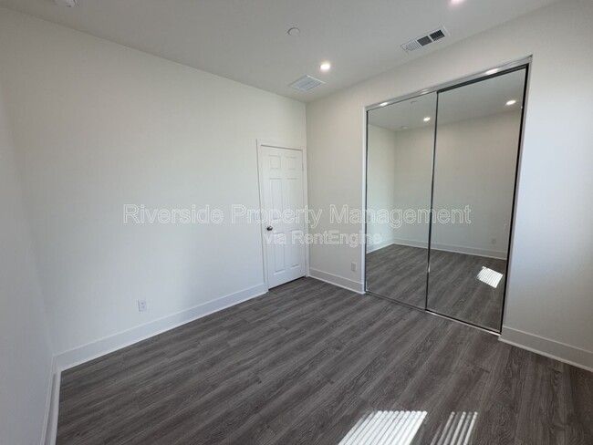 Building Photo - 20947 Spring Mountain Rd
