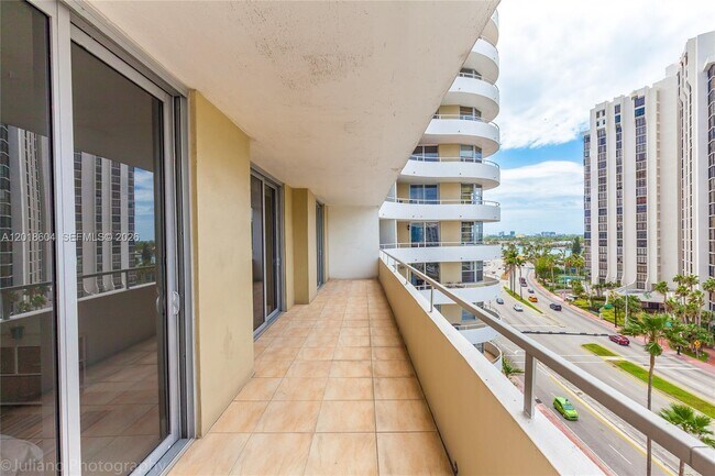 Building Photo - 5555 Collins Ave