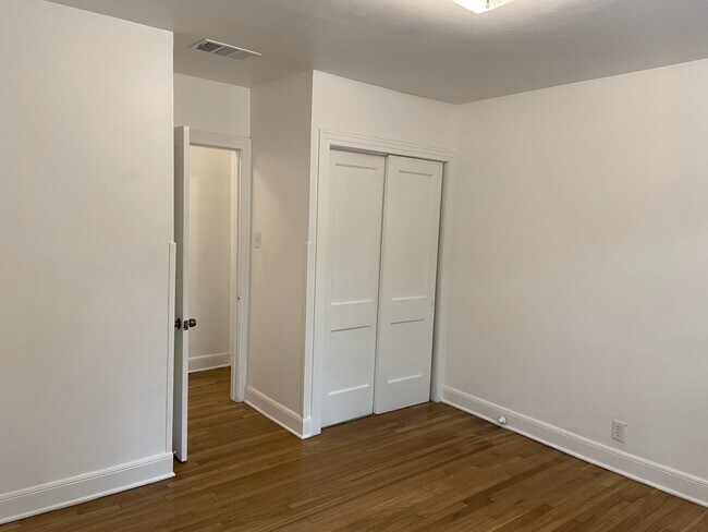 Building Photo - 3911 Avenue F