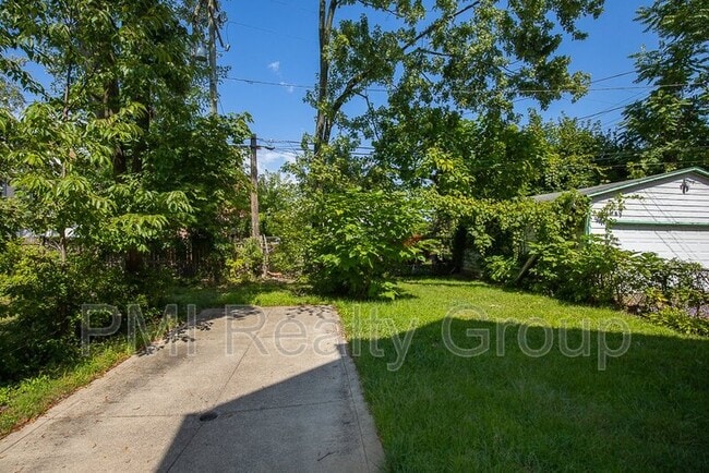 Building Photo - 12203 Castlewood Ave