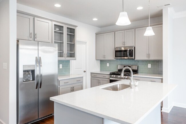 Building Photo - Beautiful 3 Bedroom Home on Corner Lot in ...