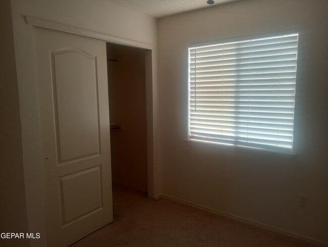 Building Photo - 13975 Vaquero Rock Dr