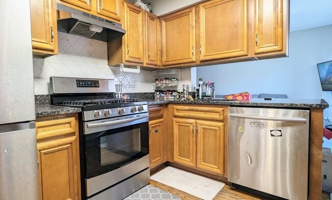 Building Photo - 1401 Knoll Dr