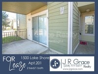 Building Photo - 1500 Lake Shore Dr