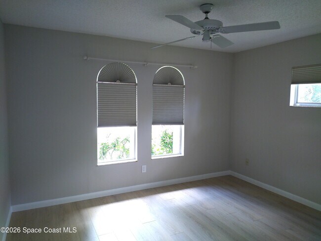 Building Photo - 530 Rio Ln