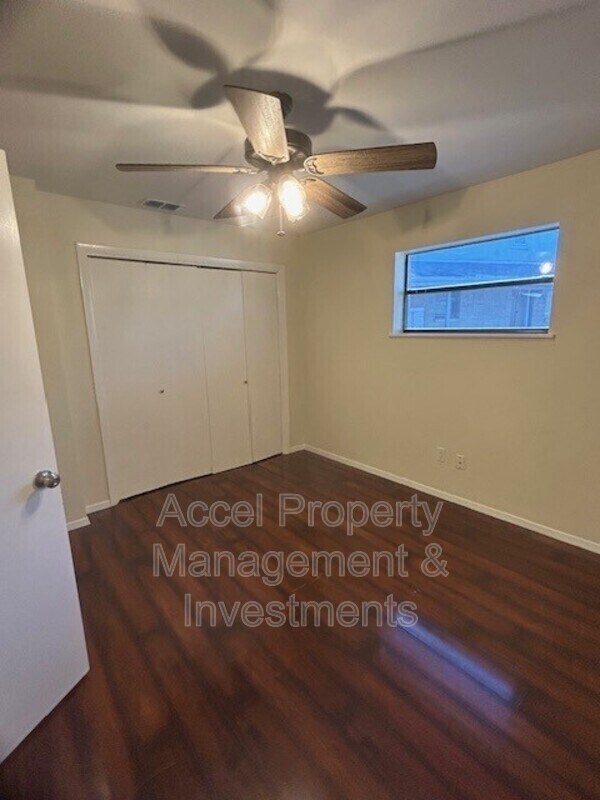 Building Photo - 1416 Grovewood Dr