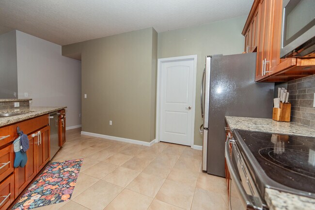 Building Photo - 5280 Moore Loop