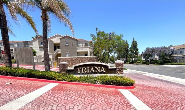 Building Photo - 1020 Vista Del Cerro Dr