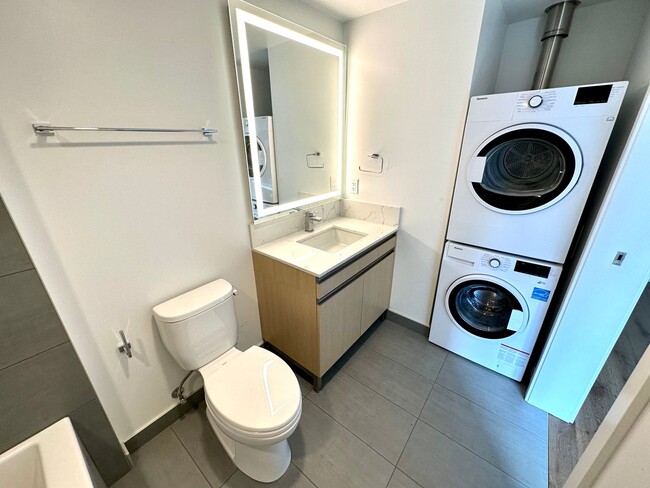 Building Photo - Cool Studio Condo in Iconic Nexus Building...
