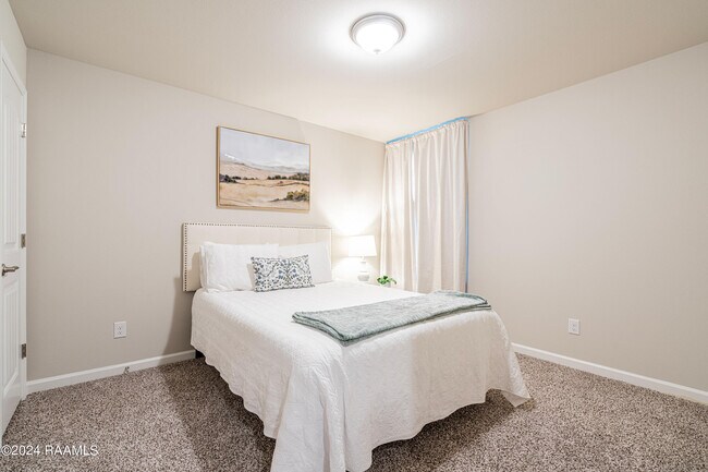 Building Photo - 407 Broussard Hl Dr