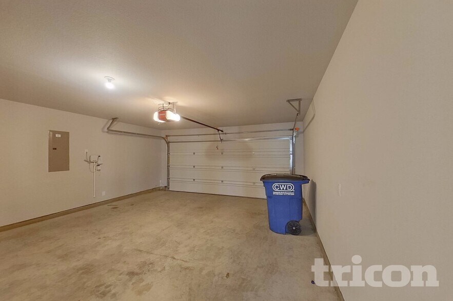 Building Photo - 536 Longhorn Ln